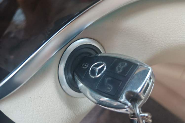 Used Mercedes-Benz V-Class 2016 V 260 Prestige Edition Vehicle Key