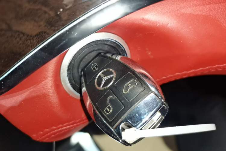 Used Mercedes-Benz V-Class 2016 V 260 L Prestige Extended Edition Vehicle Key