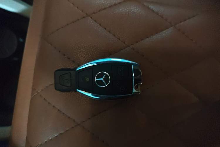 Used Mercedes-Benz V-Class 2016 V 260 Avantgarde Edition Vehicle Key