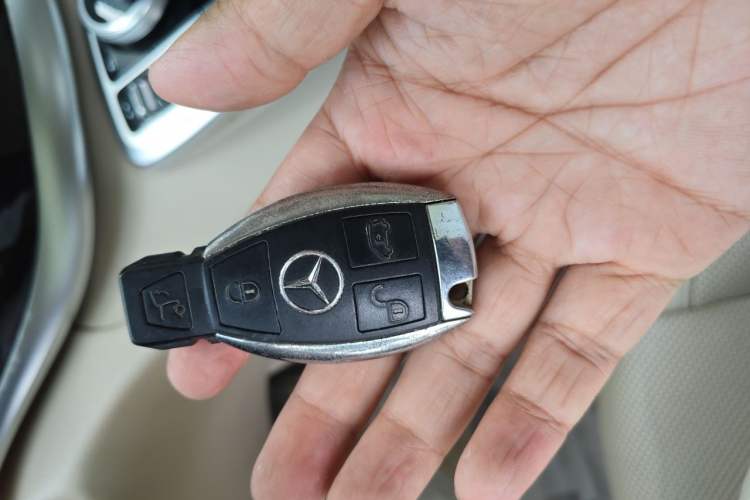 Used Mercedes-Benz V-Class 2016 V 260 Prestige Edition Vehicle Key