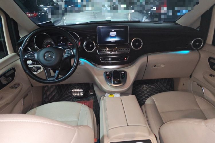 Used Mercedes-Benz V-Class 2016 V 260 Prestige Edition Center Console