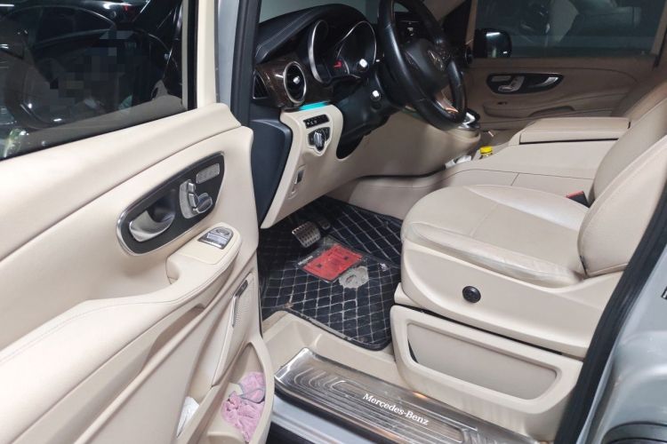 Used Mercedes-Benz V-Class 2016 V 260 Prestige Edition Driver Seat