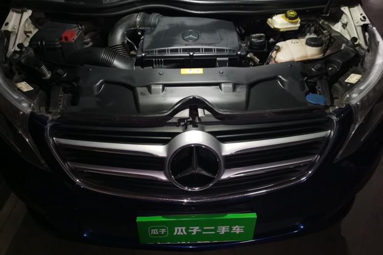 Used Mercedes-Benz V-Class 2016 V 260 Avantgarde Edition Engine Bay