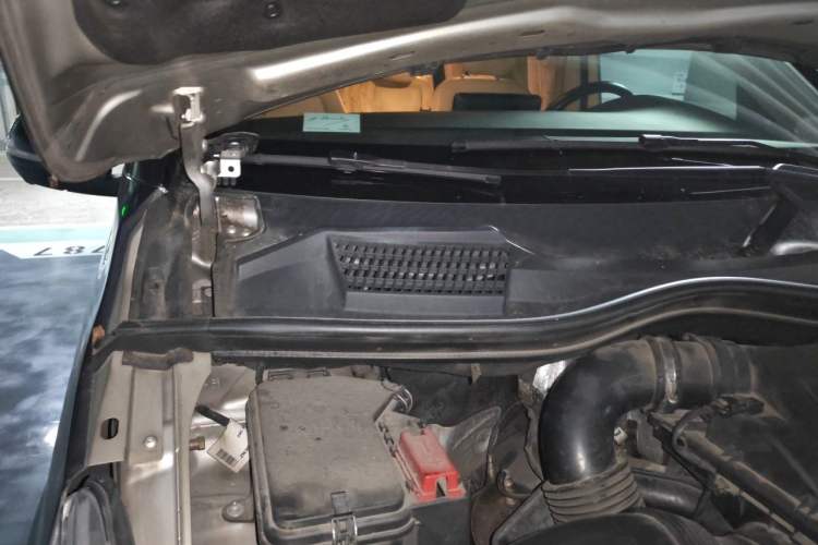 Used Mercedes-Benz V-Class 2016 V 260 Prestige Edition Engine Bay Right