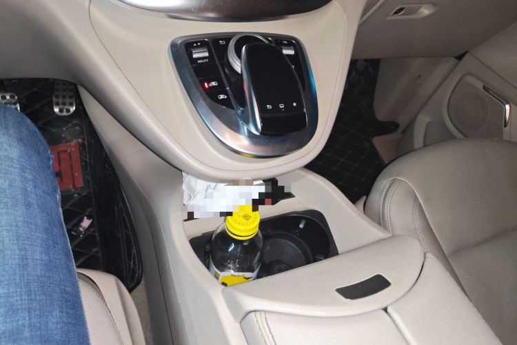 Used Mercedes-Benz V-Class 2016 V 260 Prestige Edition Gear Lever