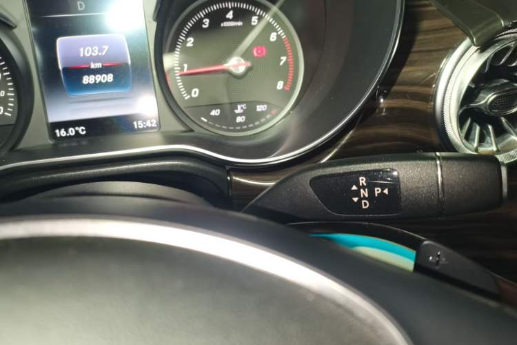 Used Mercedes-Benz V-Class 2016 V 260 Avantgarde Edition Gear Lever