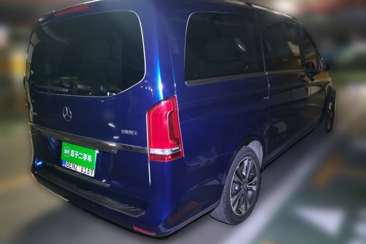 Used Mercedes-Benz V-Class 2016 V 260 Avantgarde Edition Rear Right 45 Deg