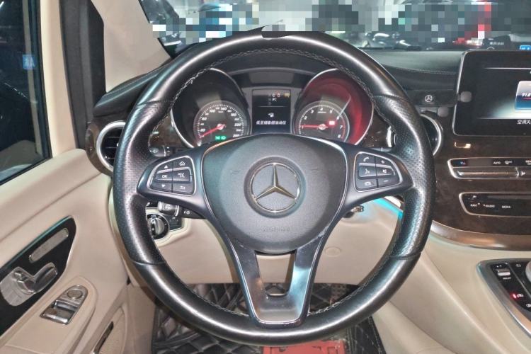 Used Mercedes-Benz V-Class 2016 V 260 Prestige Edition Steering Wheel