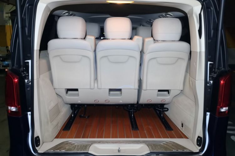 Used Mercedes-Benz V-Class 2016 V 260 Avantgarde Edition Trunk