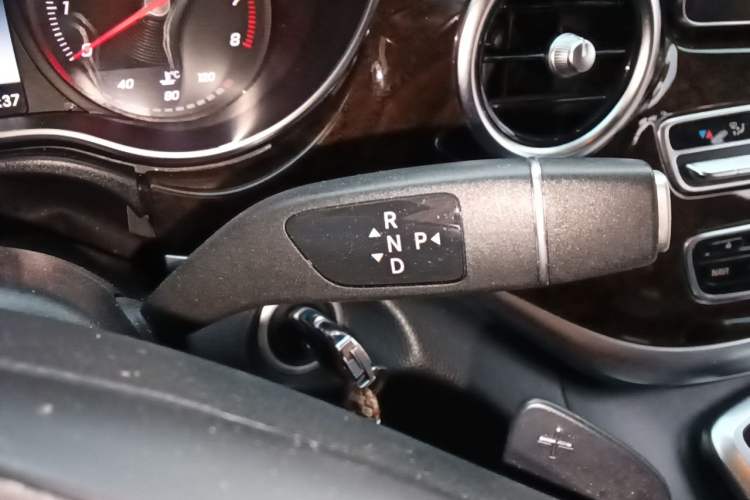 Used Mercedes-Benz V-Class 2016 V 260 Prestige Edition Gear Lever