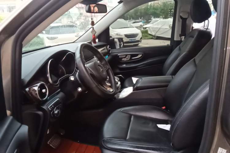 Used Mercedes-Benz V-Class 2016 V 260 Prestige Edition Left Front Seat