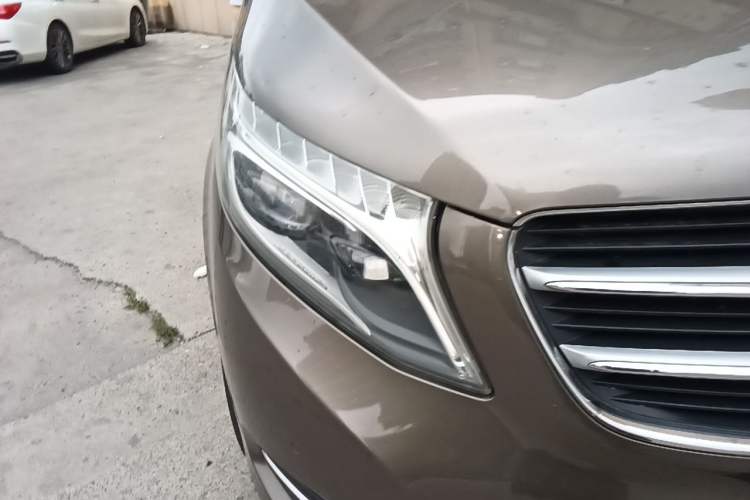 Used Mercedes-Benz V-Class 2016 V 260 Prestige Edition Right Front Headlight