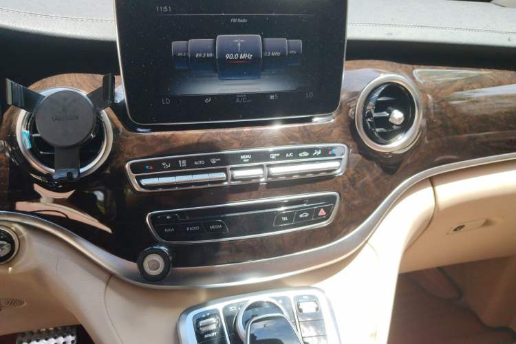 Used Mercedes-Benz V-Class 2016 V 260 L Prestige Extended Edition Audio And AC Panel