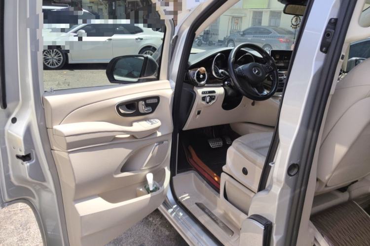 Used Mercedes-Benz V-Class 2016 V 260 L Prestige Extended Edition Driver Seat