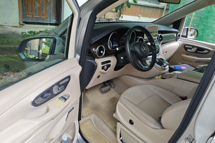 Used Mercedes-Benz V-Class 2016 V 260 Prestige Edition Driver Seat
