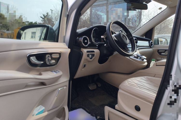 Used Mercedes-Benz V-Class 2016 V 260 L Prestige Extended Edition Driver Seat