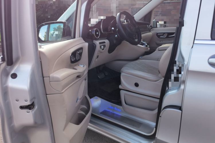 Used Mercedes-Benz V-Class 2016 V 260 L Prestige Extended Edition Driver Seat