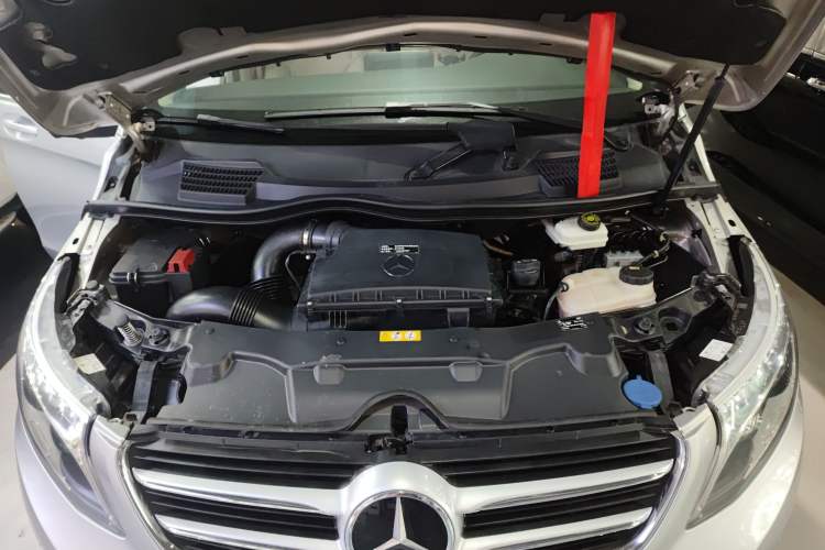 Used Mercedes-Benz V-Class 2016 V 260 Prestige Edition Engine Bay