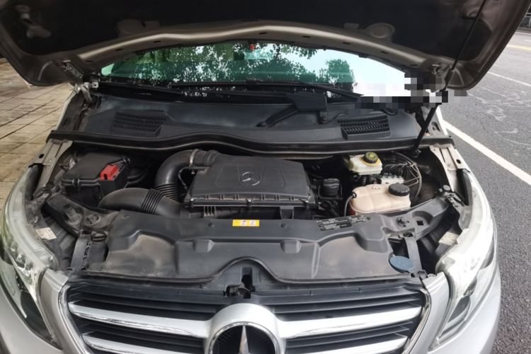 Used Mercedes-Benz V-Class 2016 V 260 Avantgarde Edition Engine Bay