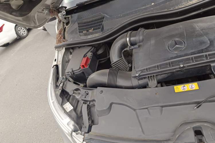 Used Mercedes-Benz V-Class 2016 V 260 Avantgarde Edition Engine Bay Right