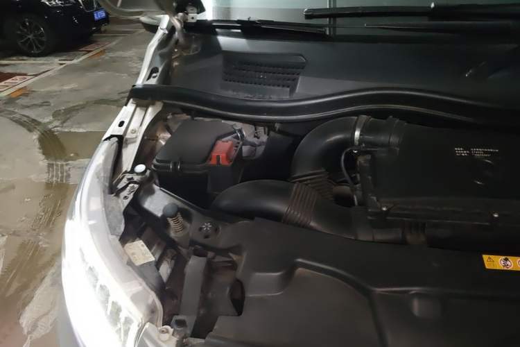 Used Mercedes-Benz V-Class 2016 V 260 Prestige Edition Engine Bay Right