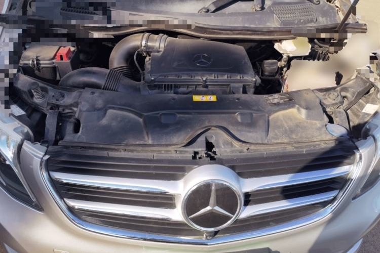 Used Mercedes-Benz V-Class 2016 V 260 L Prestige Extended Edition Engine Bay