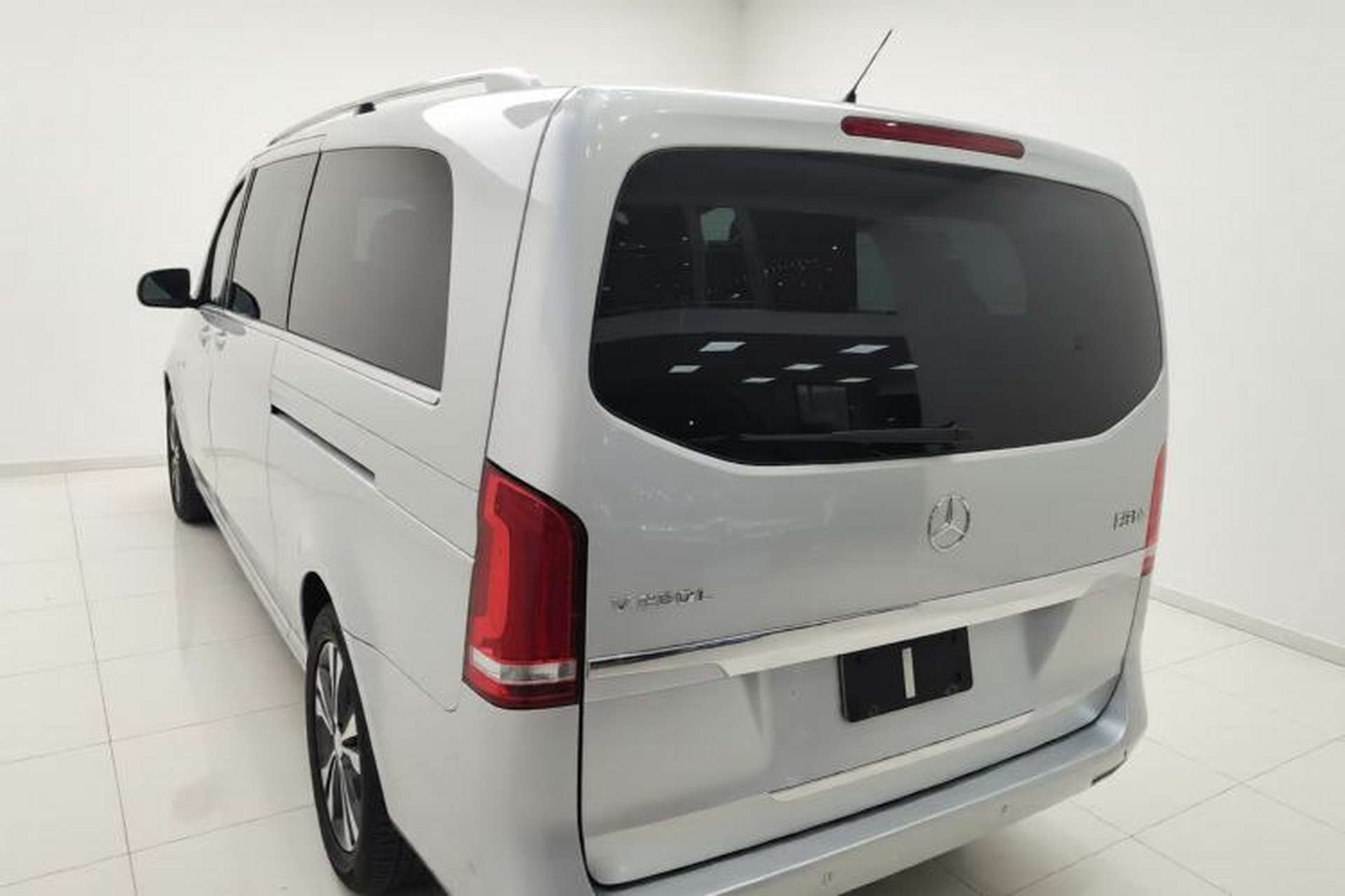 Used Mercedes-Benz V-Class 2016 V 260 L Prestige Extended Edition Exterior 2