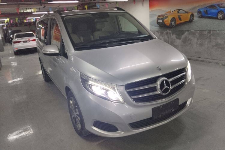 Used Mercedes-Benz V-Class 2016 V 260 Avantgarde Edition Exterior 2