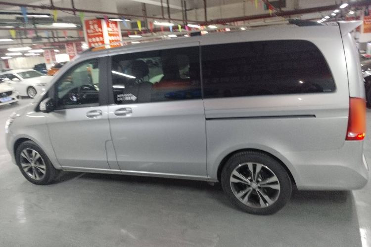 Used Mercedes-Benz V-Class 2016 V 260 Avantgarde Edition Exterior 3
