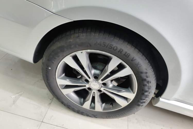Used Mercedes-Benz V-Class 2016 V 260 L Prestige Extended Edition Exterior 5