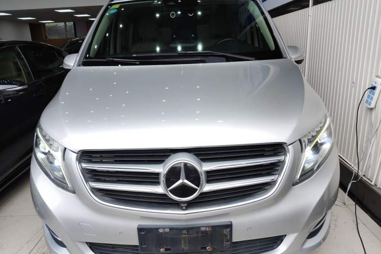 Used Mercedes-Benz V-Class 2016 V 260 L Prestige Extended Edition Front