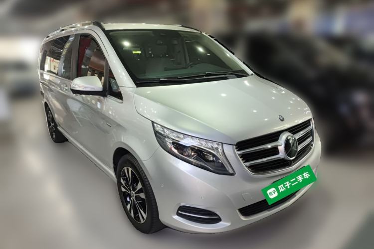 Used Mercedes-Benz V-Class 2016 V 260 Prestige Edition Front Right 45 Deg