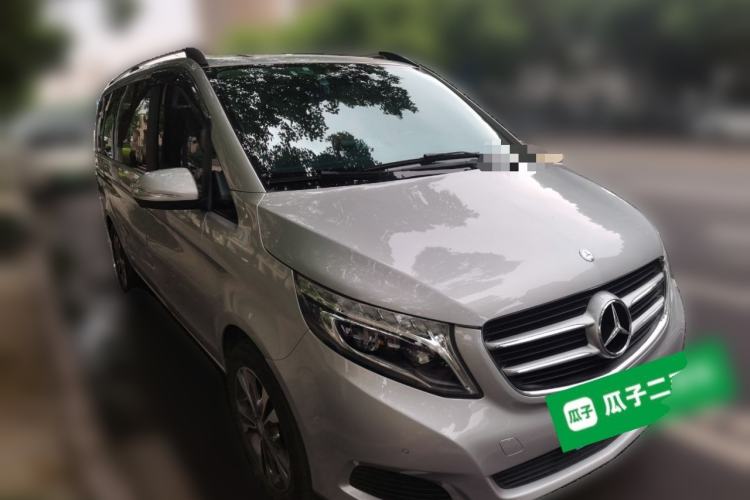 Used Mercedes-Benz V-Class 2016 V 260 Avantgarde Edition Front Right 45 Deg