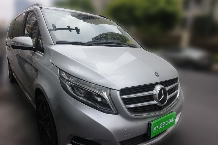 Used Mercedes-Benz V-Class 2016 V 260 L Prestige Extended Edition Front Right 45 Deg