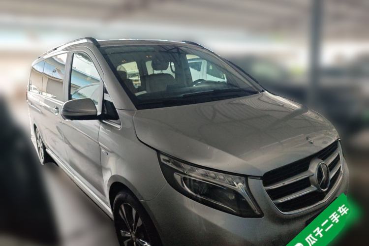 Used Mercedes-Benz V-Class 2016 V 260 L Prestige Extended Edition Front Right 45 Deg