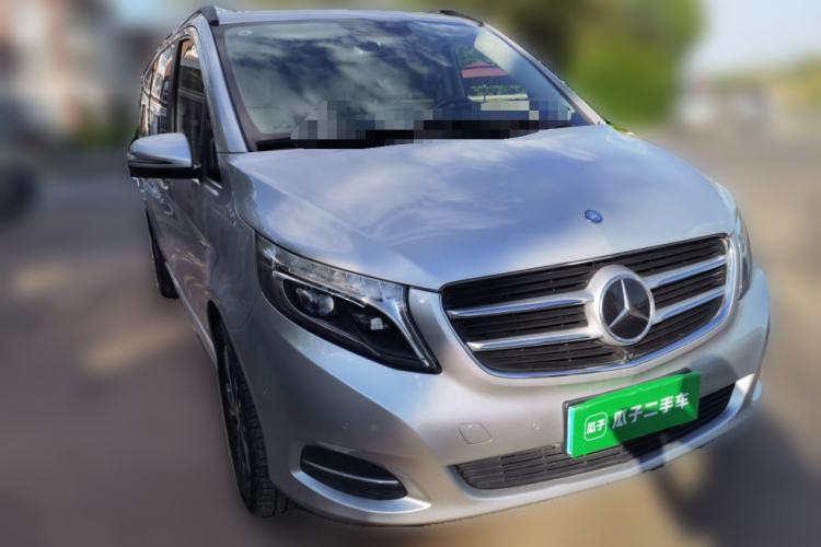 Used Mercedes-Benz V-Class 2016 V 260 L Prestige Extended Edition Front Right 45 Deg