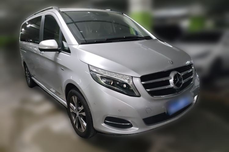 Used Mercedes-Benz V-Class 2016 V 260 Prestige Edition Front Right 45 Deg