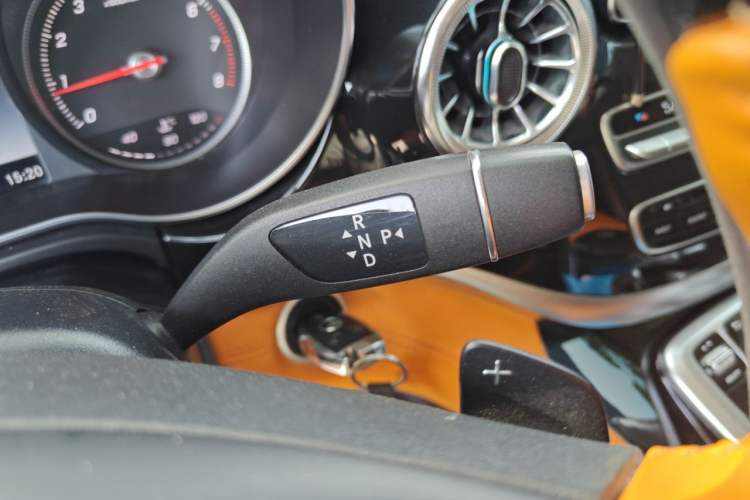 Used Mercedes-Benz V-Class 2016 V 260 Prestige Edition Gear Lever