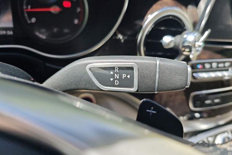 Used Mercedes-Benz V-Class 2016 V 260 Prestige Edition Gear Lever