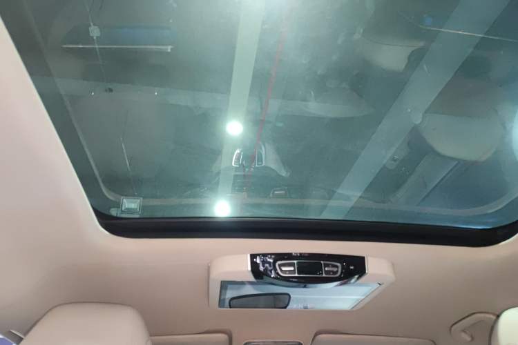 Used Mercedes-Benz V-Class 2016 V 260 Prestige Edition Headliner