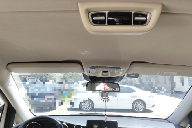 Used Mercedes-Benz V-Class 2016 V 260 L Prestige Extended Edition Headliner