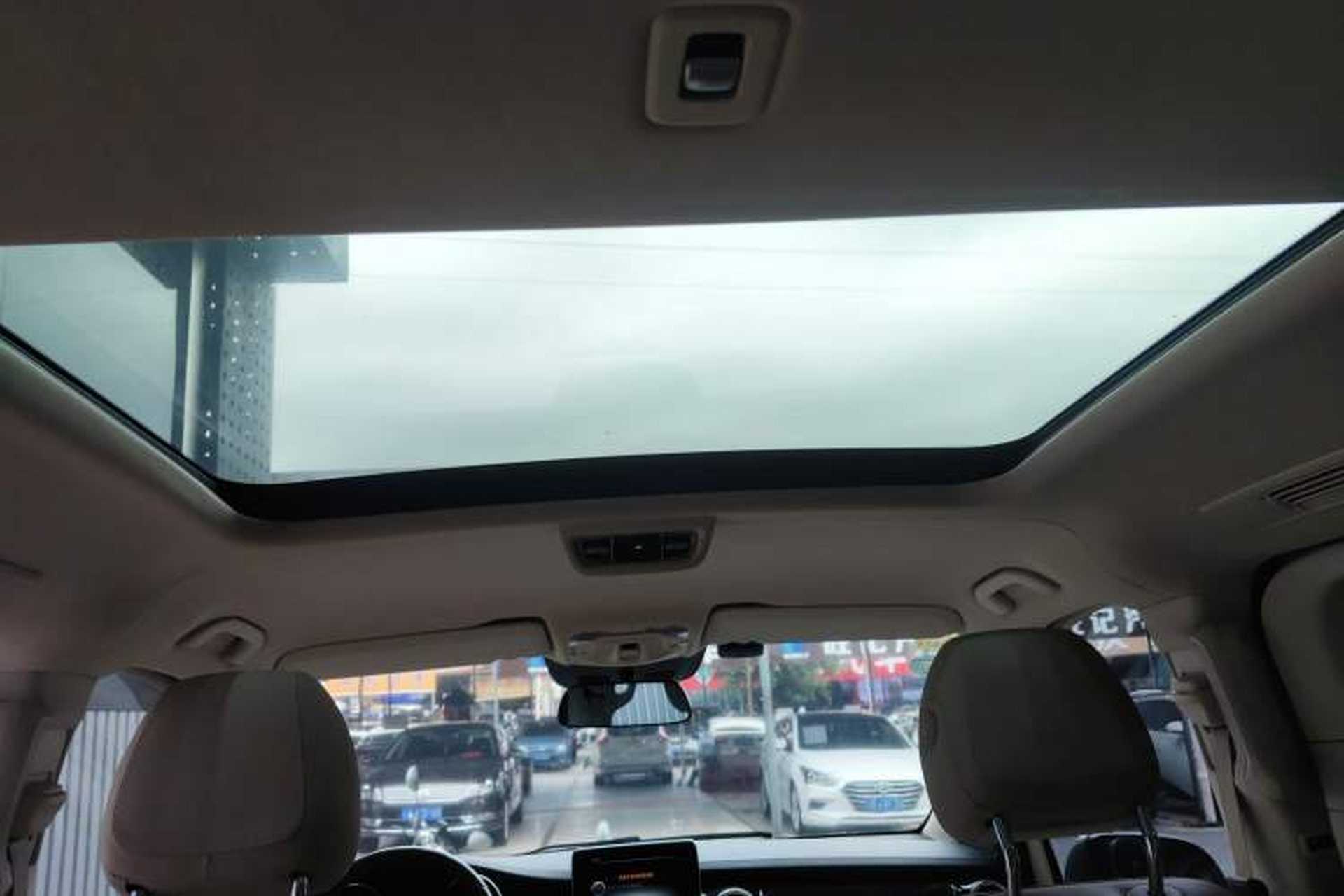 Used Mercedes-Benz V-Class 2016 V 260 L Prestige Extended Edition Headliner