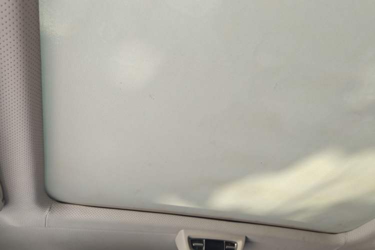 Used Mercedes-Benz V-Class 2016 V 260 Prestige Edition Headliner