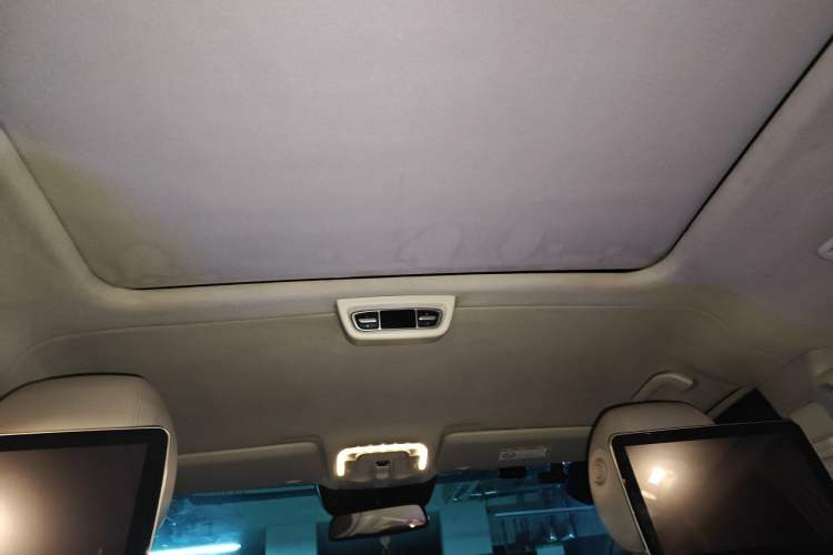 Used Mercedes-Benz V-Class 2016 V 260 Prestige Edition Headliner
