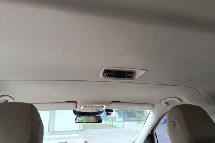 Used Mercedes-Benz V-Class 2016 V 260 Avantgarde Edition Headliner