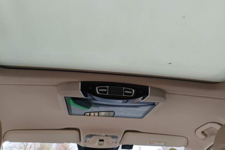 Used Mercedes-Benz V-Class 2016 V 260 L Prestige Extended Edition Headliner