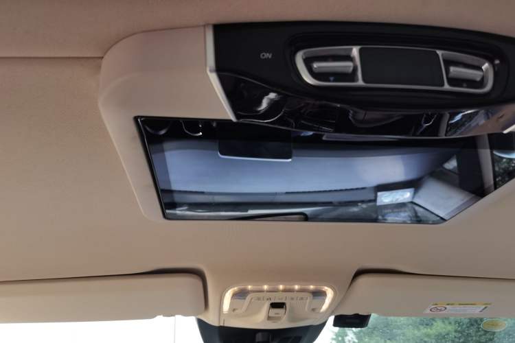 Used Mercedes-Benz V-Class 2016 V 260 L Prestige Extended Edition Headliner