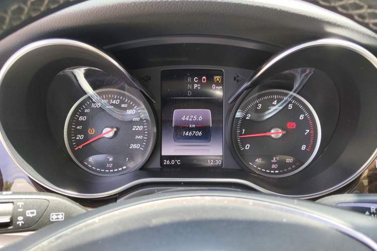 Used Mercedes-Benz V-Class 2016 V 260 L Prestige Extended Edition Instrument Cluster