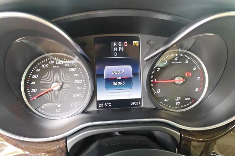 Used Mercedes-Benz V-Class 2016 V 260 Prestige Edition Instrument Cluster