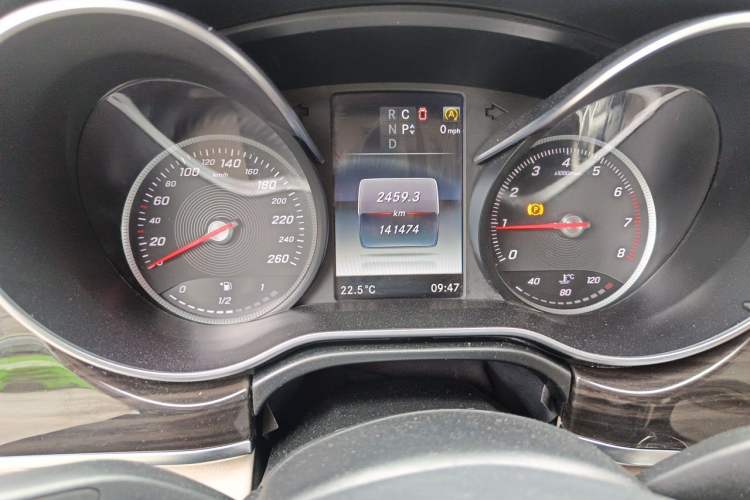 Used Mercedes-Benz V-Class 2016 V 260 Avantgarde Edition Instrument Cluster